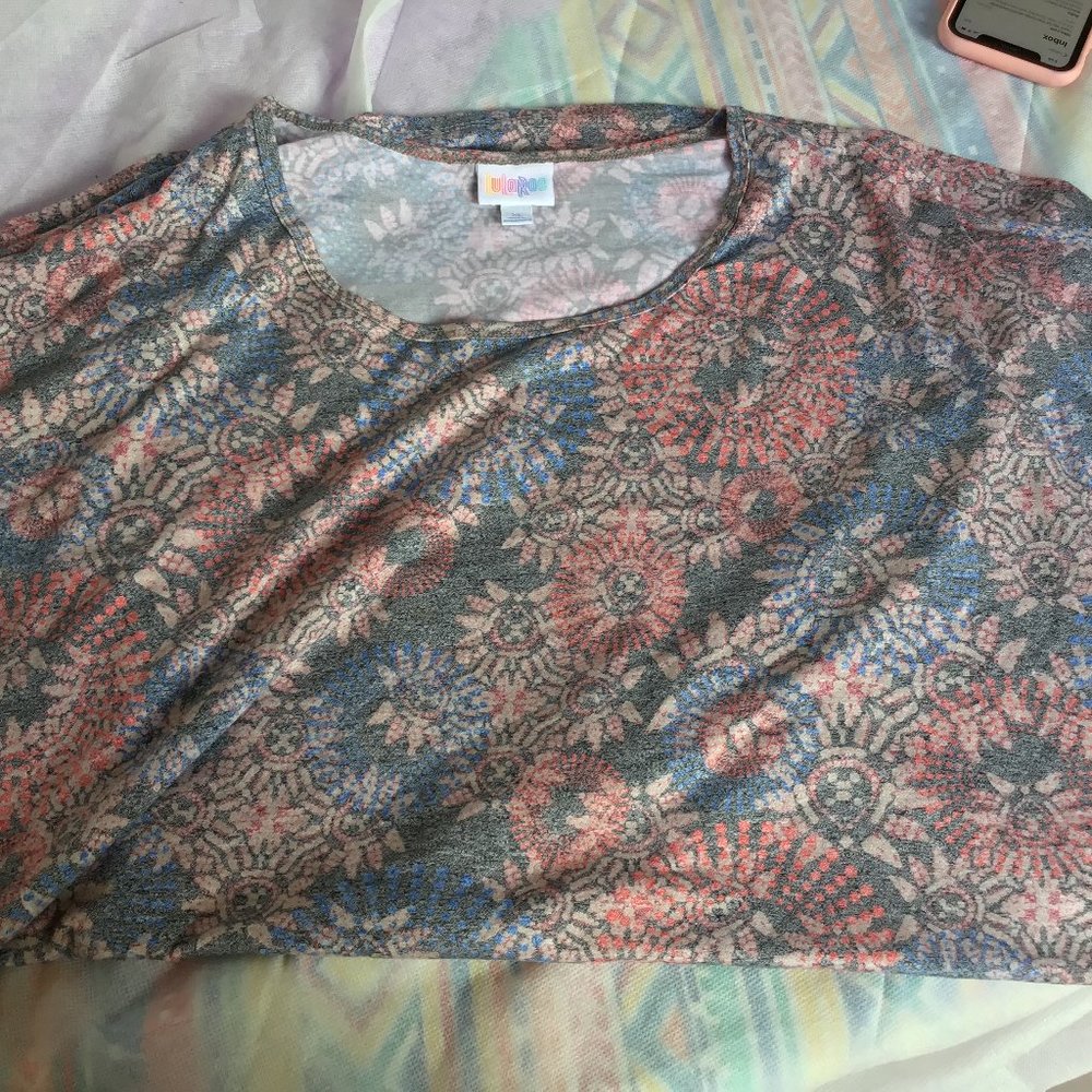 Lula Roe Size L shirt